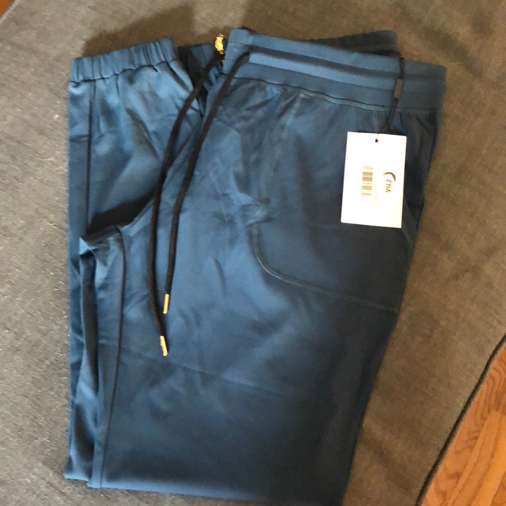 Zyia Peak Zipper Jogger